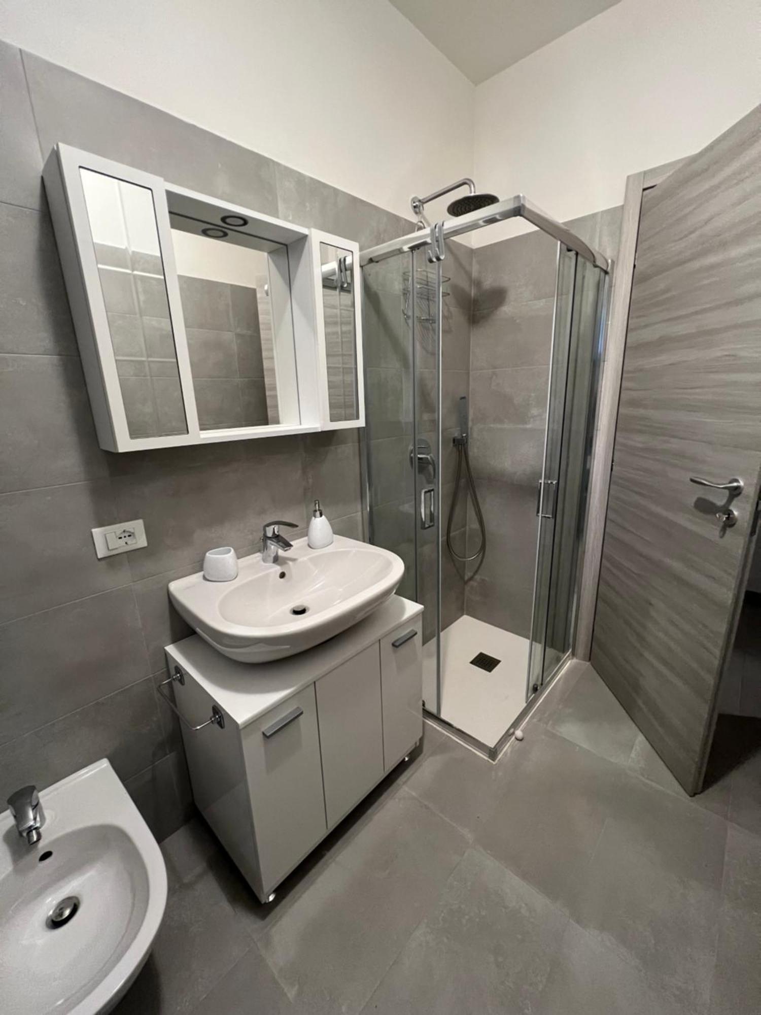 La Vela Apartment Sirmione Bagian luar foto